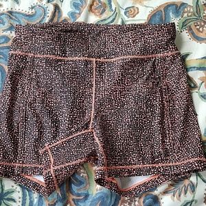 Lululemon Reach The beach shorts size 6